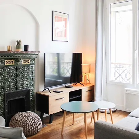 Apartament Bright With Montmartre View - 38m