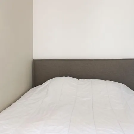 Bright With Montmartre View - 38m *
